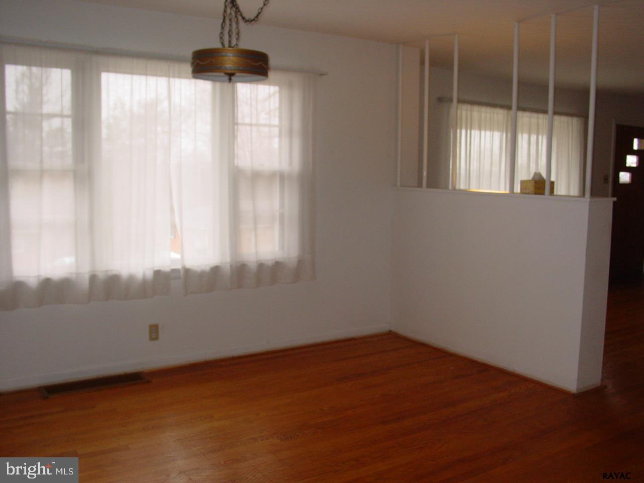 23 Merrin Road York, PA 17402 - Photo 10 of 36 Gallery Image 10