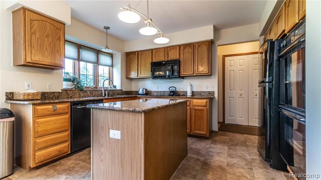 46550 Mornington Road Canton, MI 48188 - Photo 13 of 60