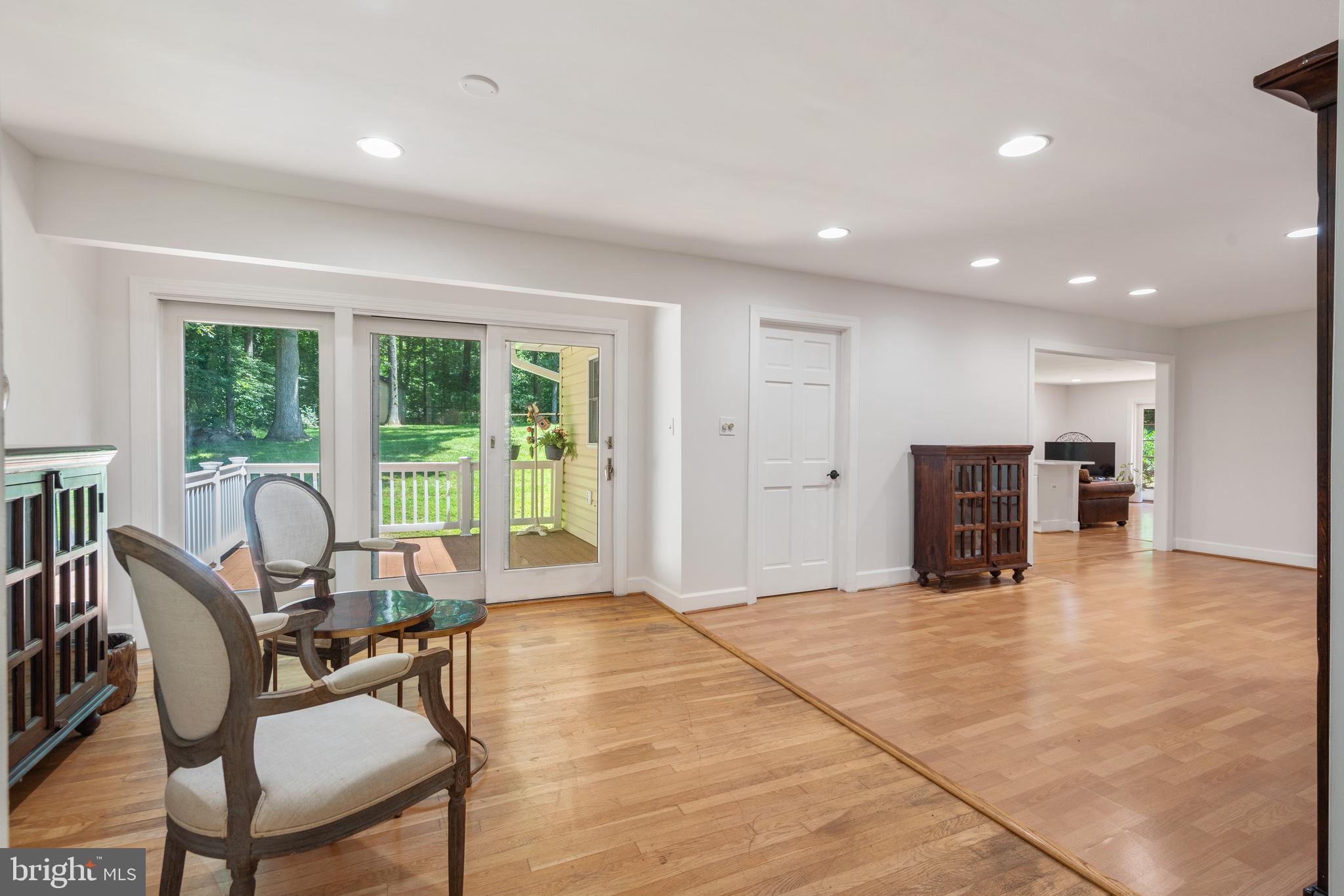 10418 Adel Road Oakton, VA 22124 - Photo 12 of 51 Full Bath on main level