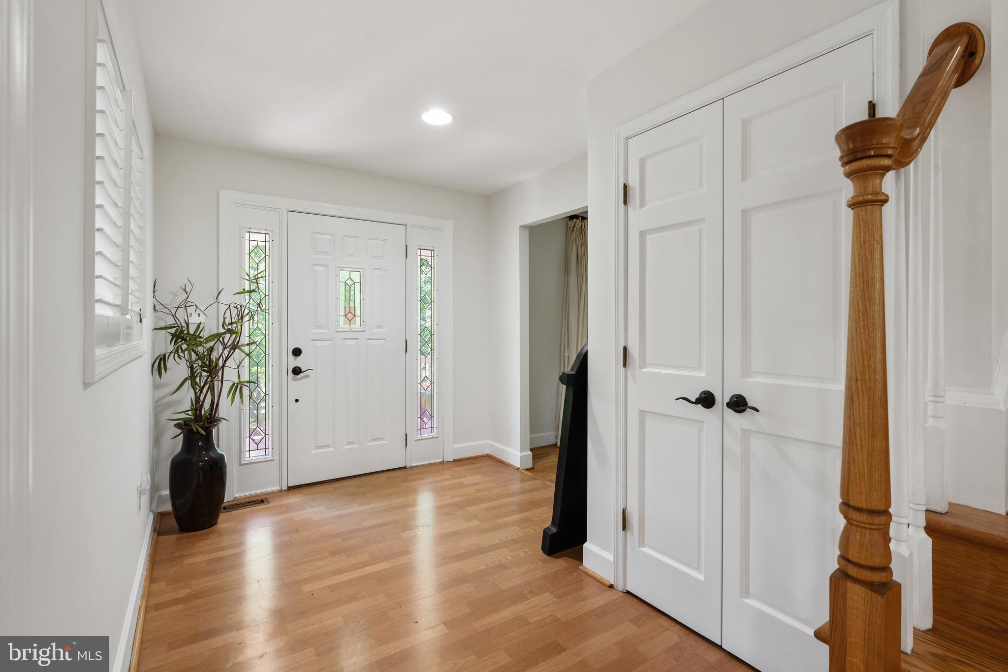 10418 Adel Road Oakton, VA 22124 - Photo 17 of 51