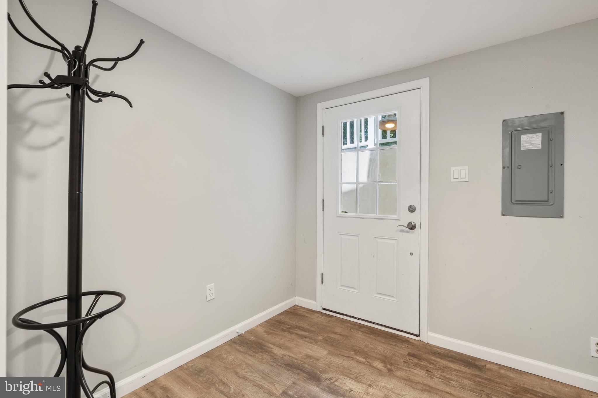 10418 Adel Road Oakton, VA 22124 - Photo 35 of 51