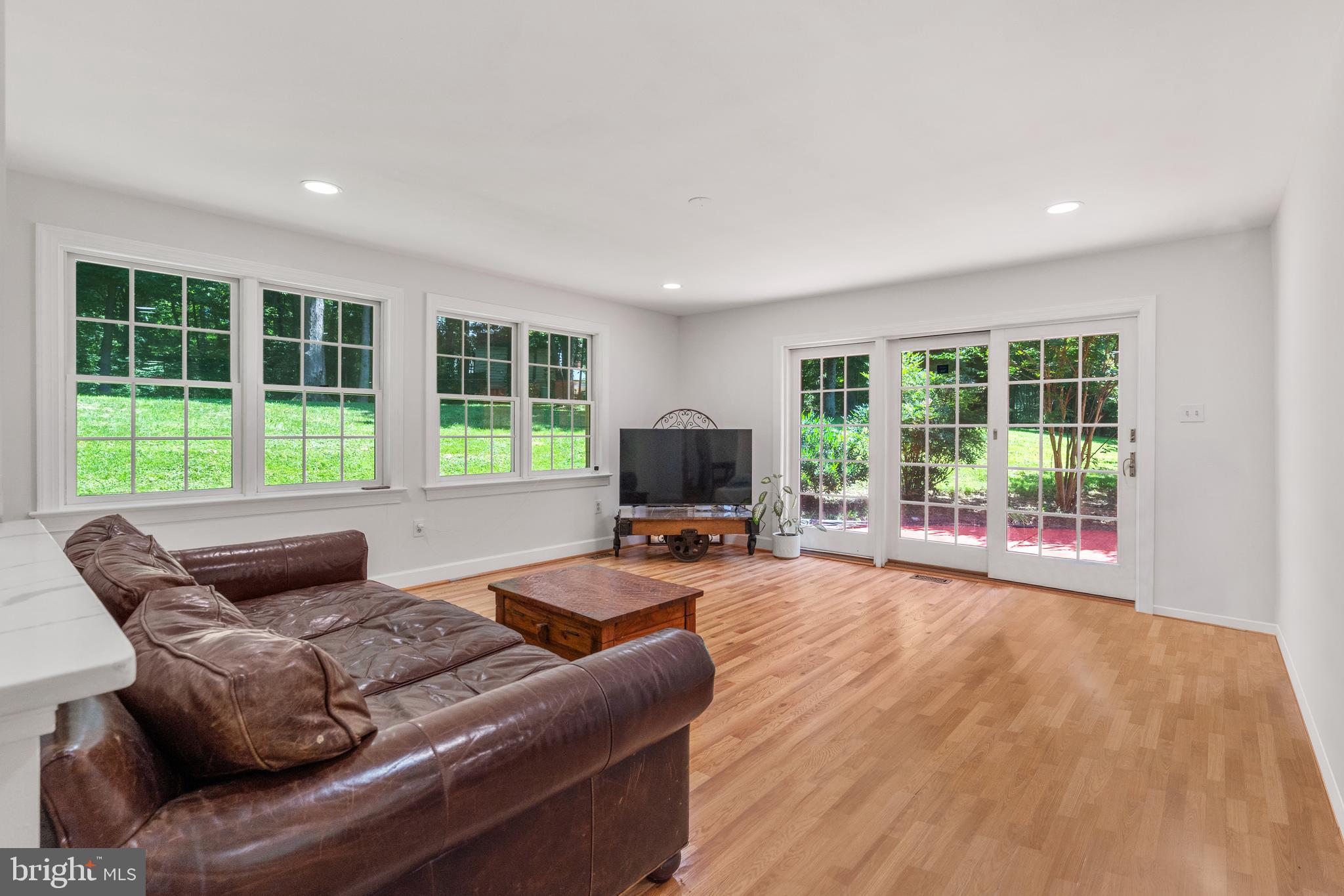 10418 Adel Road Oakton, VA 22124 - Photo 6 of 51 Family Room off Kitchen