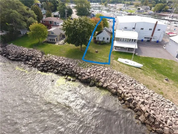 $220,000 | 5841 Ontario Street, Newfane, NY 14126