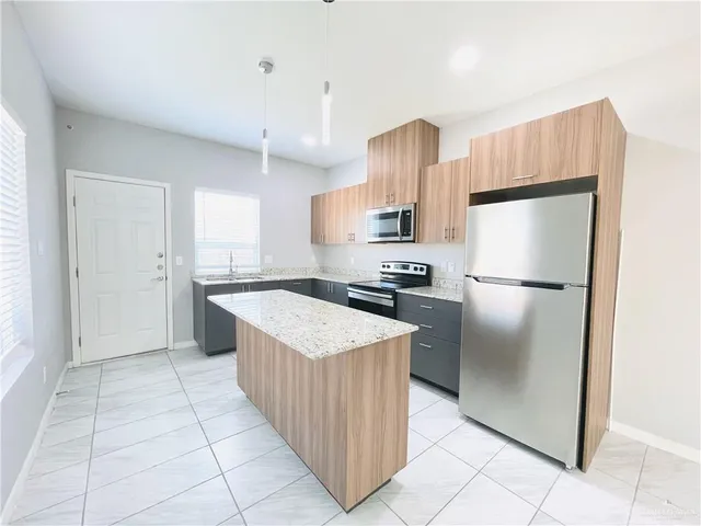 $1,150 | 3913 Bella Costa Drive, Unit 4, Weslaco, TX 78596