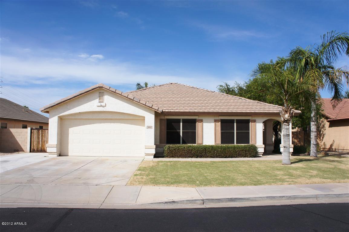 2052 East Willow Wick Road Gilbert, AZ 85296 - Photo 1 of 21 Front (Medium)