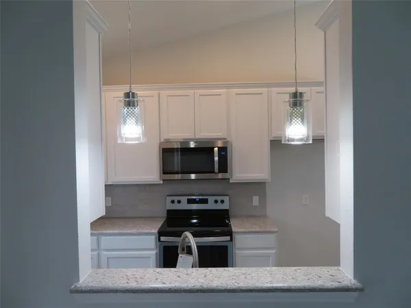 $1,800 | 2709 Stratford Court, Euless, TX 76039