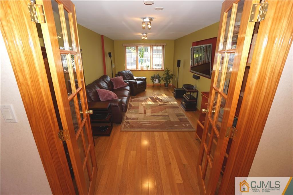 201 McFarlane Road Colonia, NJ 07067 - Photo 23 of 40
