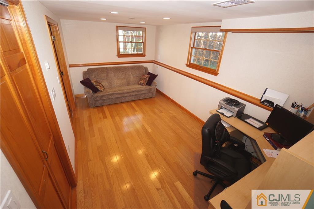 201 McFarlane Road Colonia, NJ 07067 - Photo 24 of 40