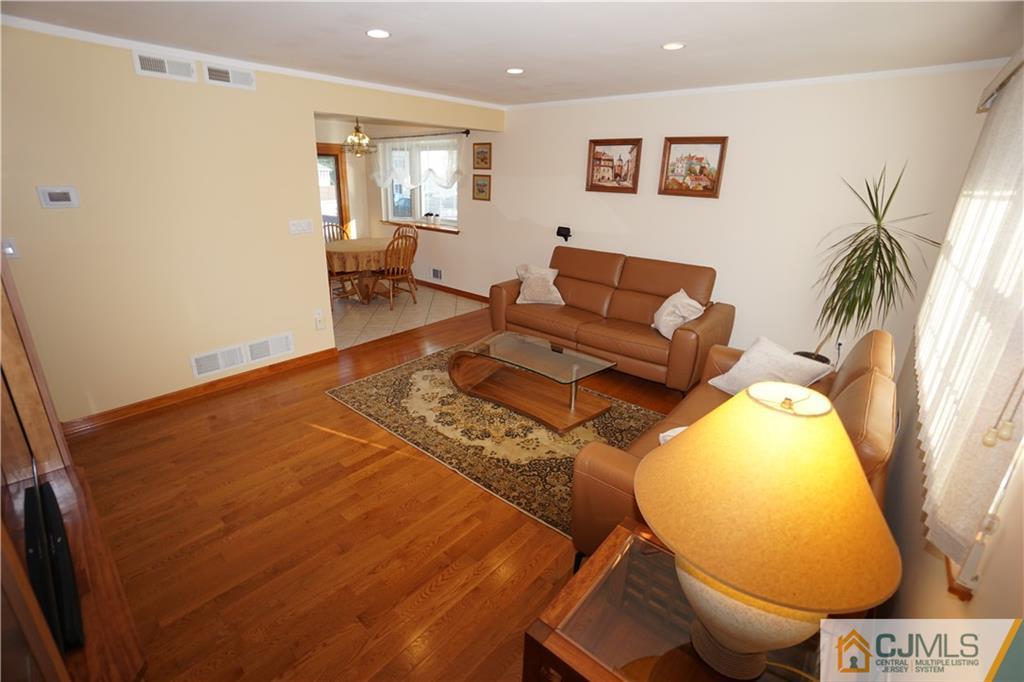 201 McFarlane Road Colonia, NJ 07067 - Photo 7 of 40