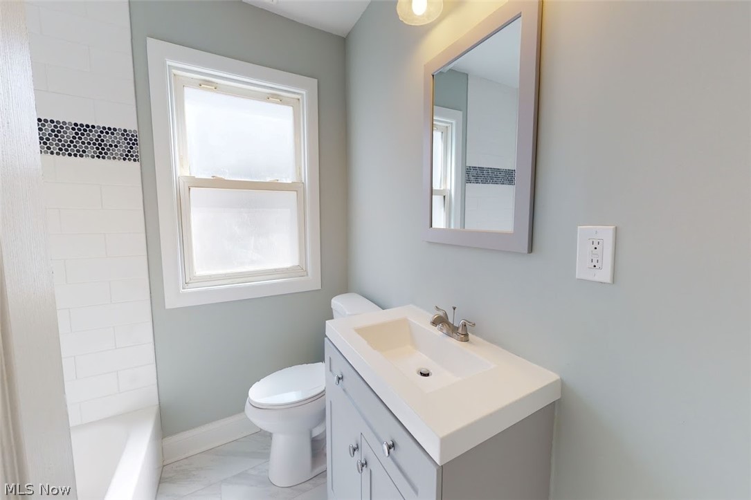 4162 Stilmore Road Cleveland, OH 44121 - Photo 16 of 32
