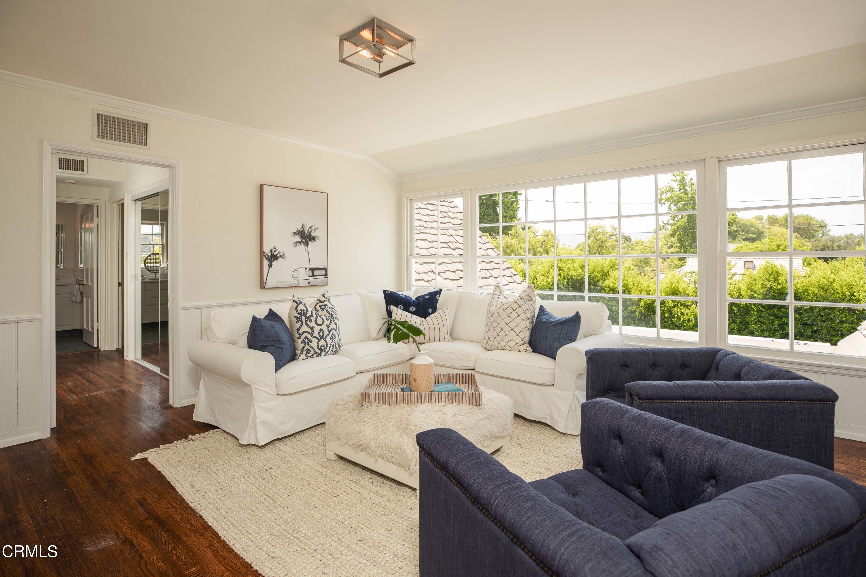 4801 Daleridge Road La Canada Flintridge, CA 91011 - Photo 34 of 48 upstairs FR