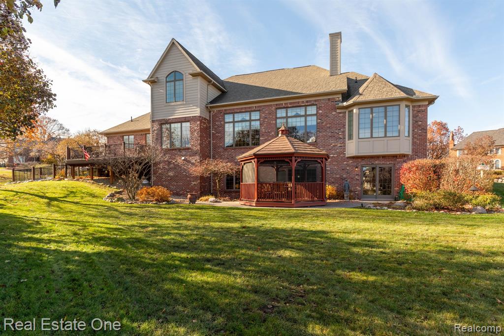658 Langley Road Rochester Hills, MI 48309 - Photo 4 of 55