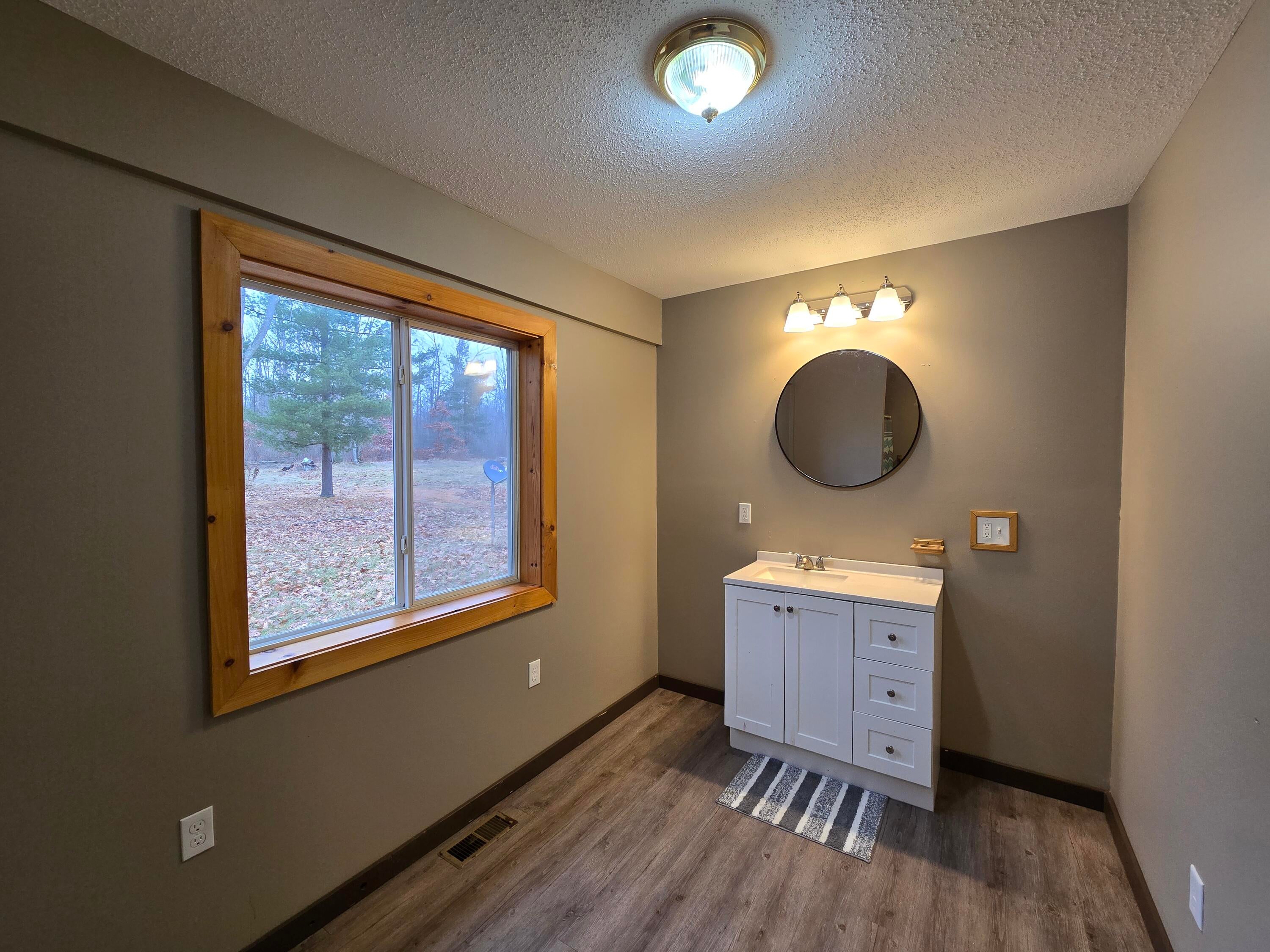 6841 East Gladwin Road Harrison, MI 48625 - Photo 9 of 27 Gallery Image 9
