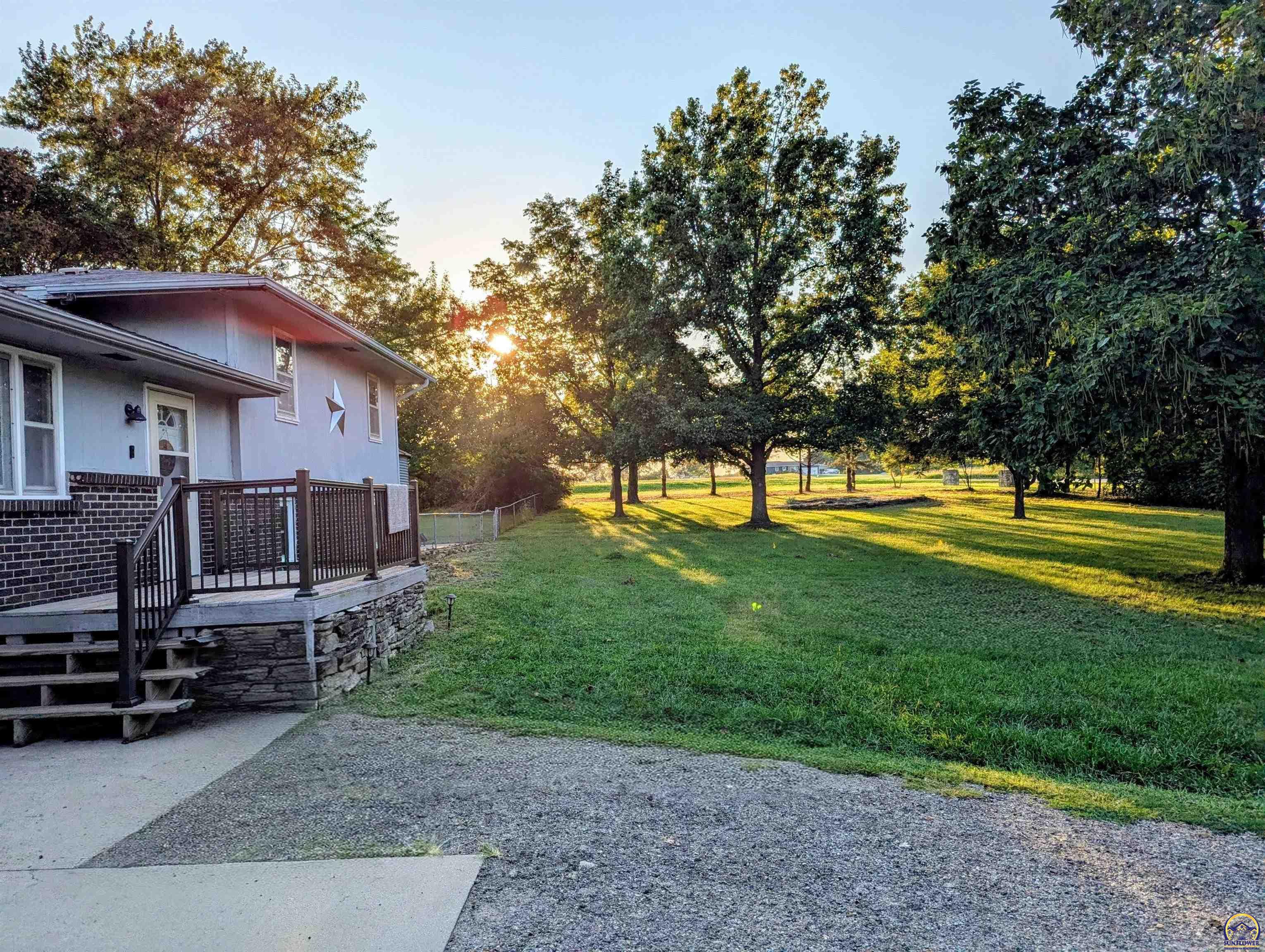 16500 Cameron Circle Wamego, KS 66547 - Photo 2 of 18