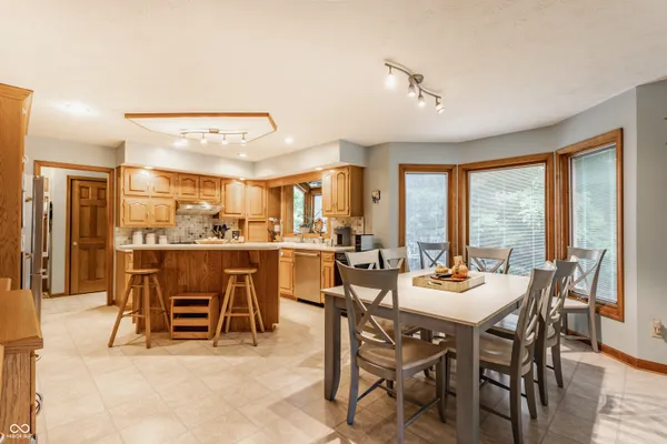 $945,000 | 709 Pleasant Point Circle, Cicero, IN 46034