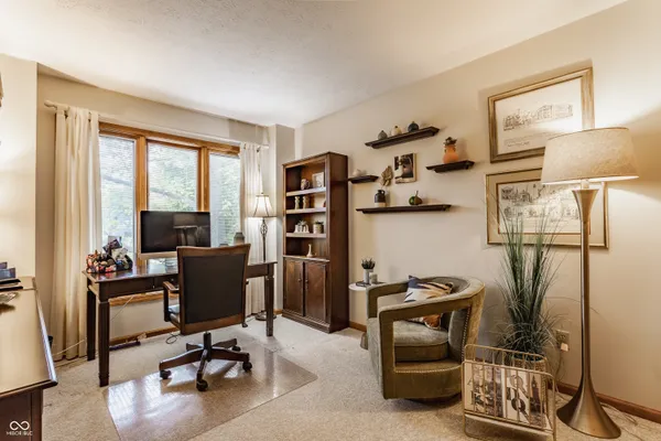$945,000 | 709 Pleasant Point Circle, Cicero, IN 46034