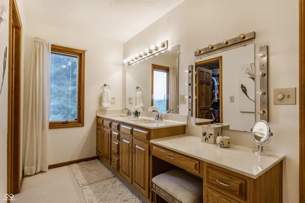 $945,000 | 709 Pleasant Point Circle, Cicero, IN 46034