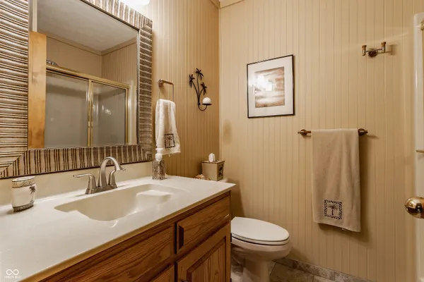 $945,000 | 709 Pleasant Point Circle, Cicero, IN 46034