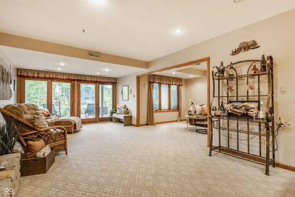 $945,000 | 709 Pleasant Point Circle, Cicero, IN 46034