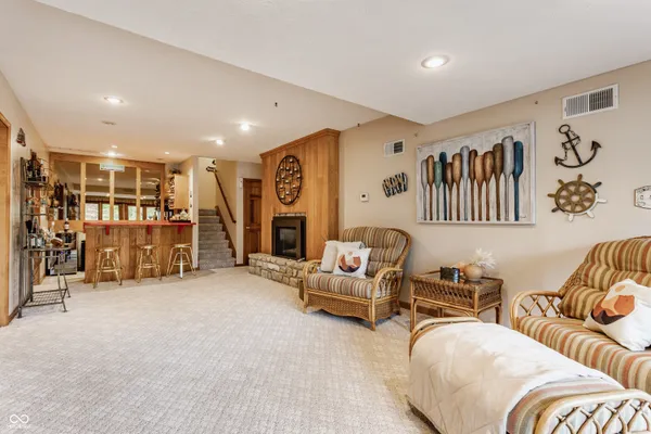$945,000 | 709 Pleasant Point Circle, Cicero, IN 46034