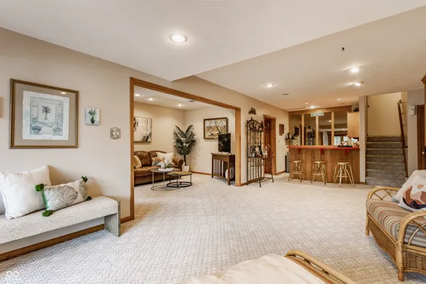 $945,000 | 709 Pleasant Point Circle, Cicero, IN 46034