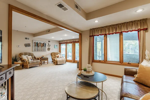 $945,000 | 709 Pleasant Point Circle, Cicero, IN 46034