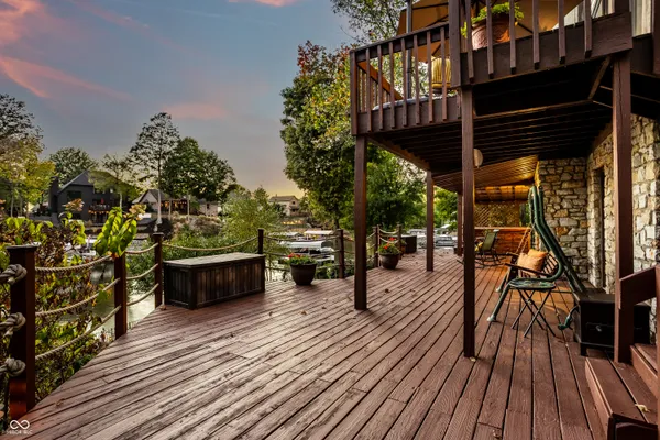 $945,000 | 709 Pleasant Point Circle, Cicero, IN 46034
