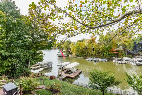 $945,000 | 709 Pleasant Point Circle, Cicero, IN 46034