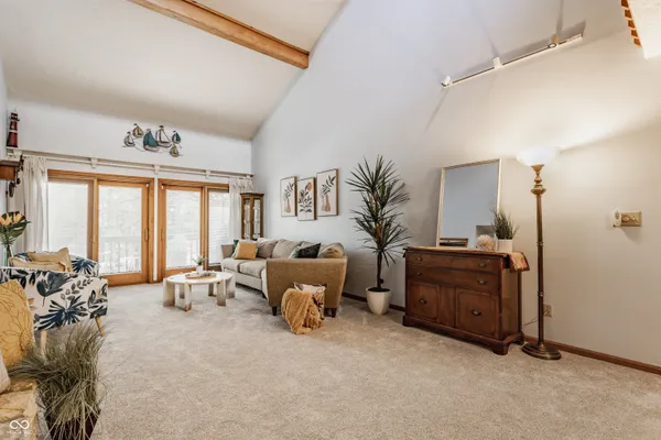 $945,000 | 709 Pleasant Point Circle, Cicero, IN 46034