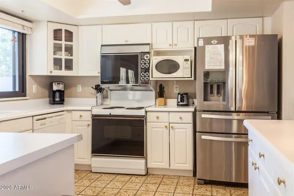 $3,300 | 411 East Marny Road, Tempe, AZ 85288