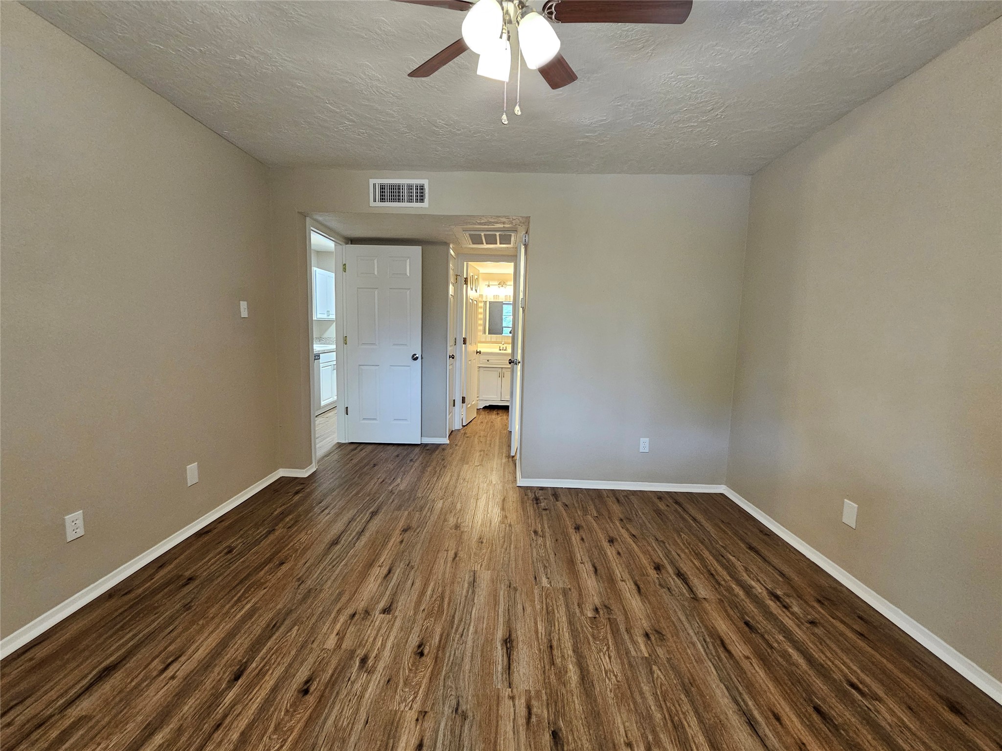 3224 Timmons Lane, Unit 128 Houston, TX 77027 - Photo 25 of 34