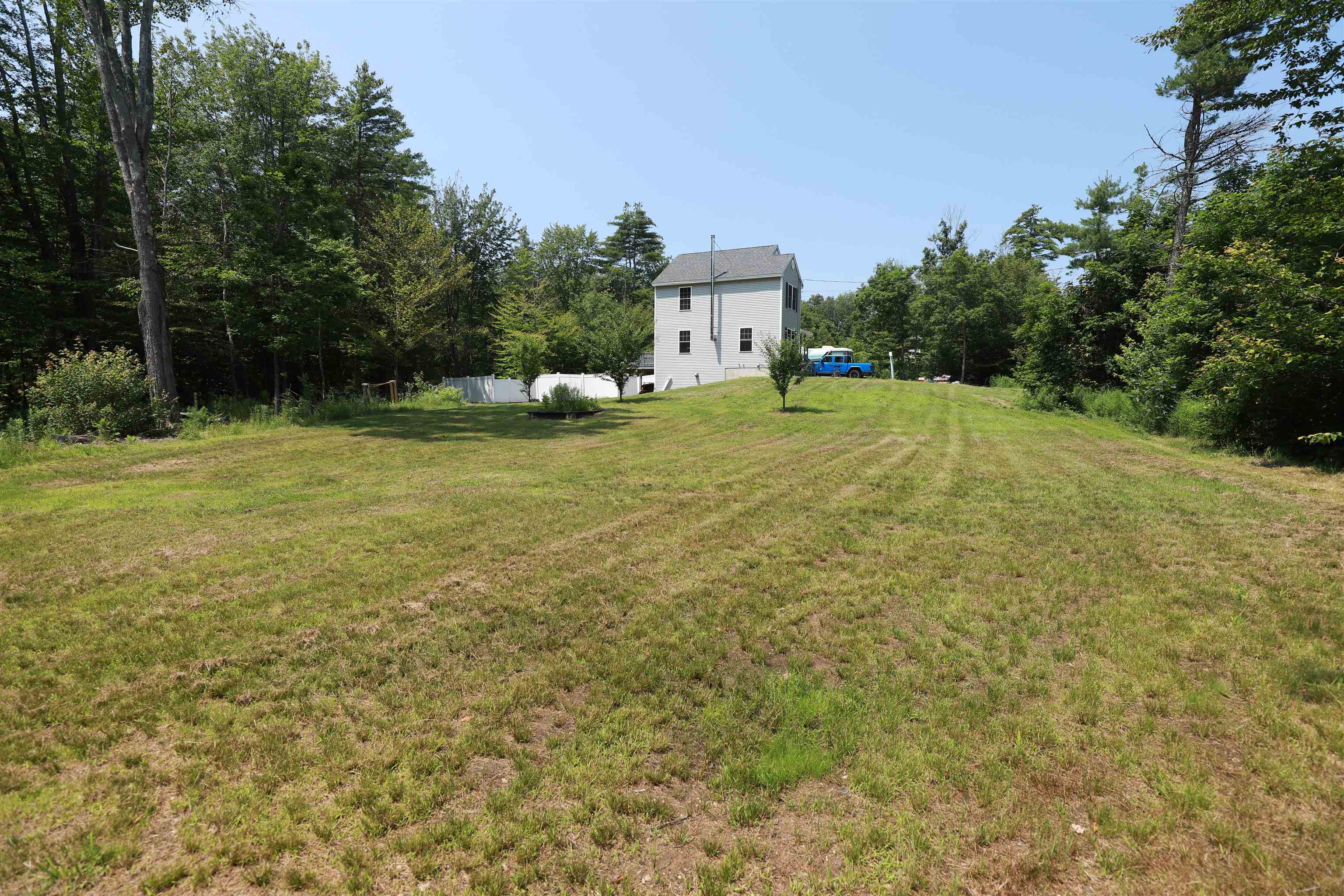 747 South Barnstead Road Barnstead, NH 03225 - Photo 4 of 32