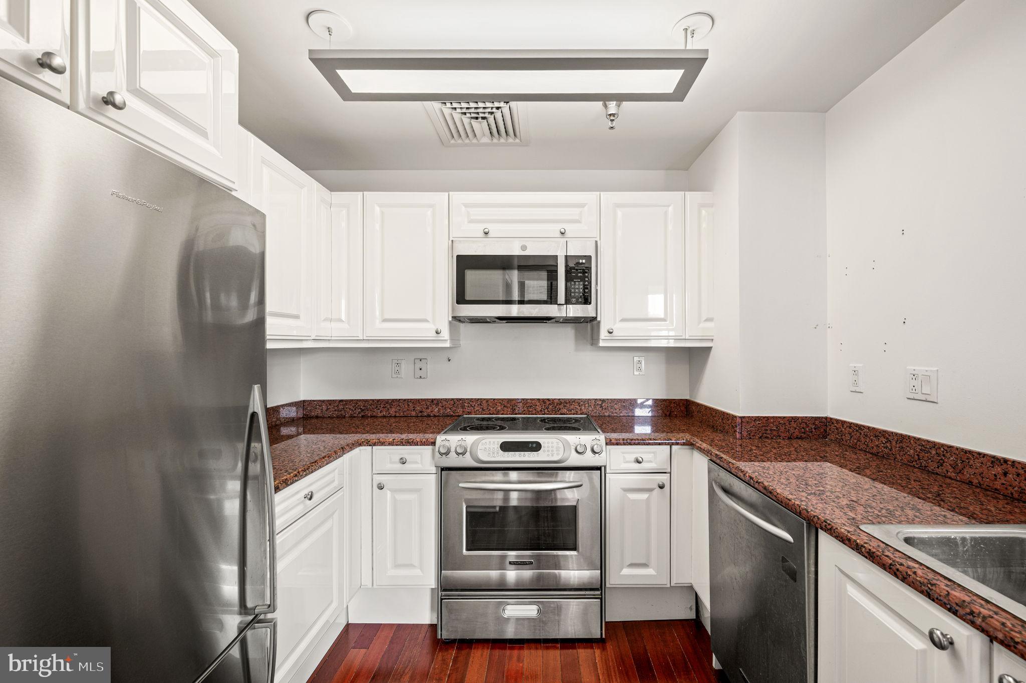 1500 Chestnut Street, Unit 18I Philadelphia, PA 19102 - Photo 6 of 18