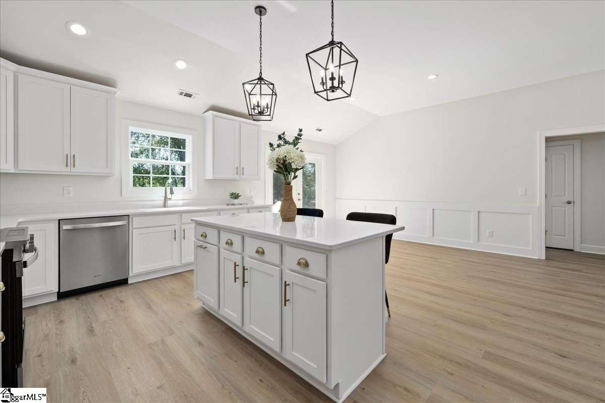 1005 Cove Circle Anderson, SC 29626 - Photo 9 of 39