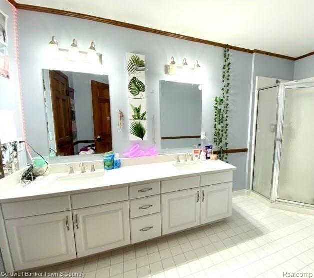 4233 Augusta Court Howell, MI 48843 - Photo 28 of 49 Large Jack & Jill Bathroom!