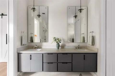 $2,100,000 | 2200 De Verne Street, Austin, TX 78704