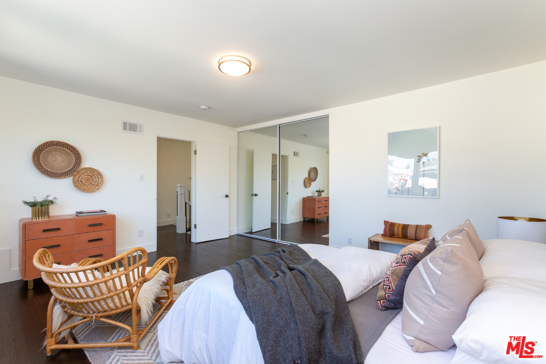 2003 Virginia Road Los Angeles, CA 90016 - Photo 30 of 50 Gallery Image 30