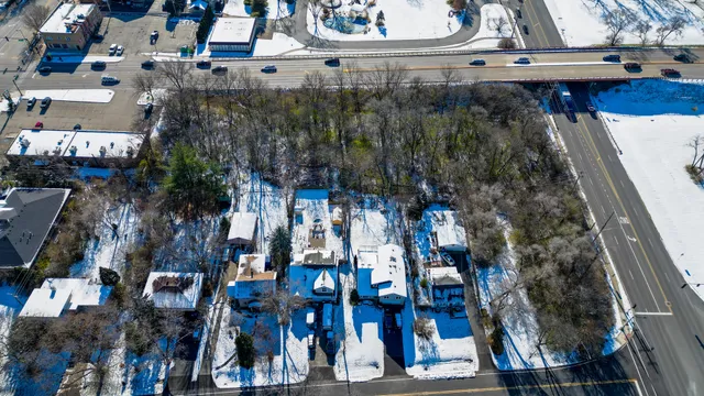 $99,000 | 02-03 12 13 14 18 Southport Avenue, Lisle, IL 60532