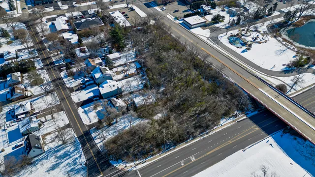 $99,000 | 02-03 12 13 14 18 Southport Avenue, Lisle, IL 60532