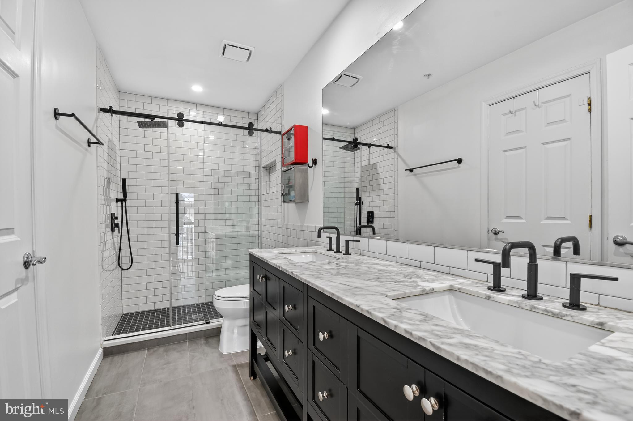 8439 Bells Ridge Terrace Potomac, MD 20854 - Photo 23 of 43