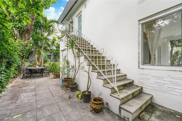 $2,400 | 171 Northeast 46th Street, Unit 1, Miami, FL 33137