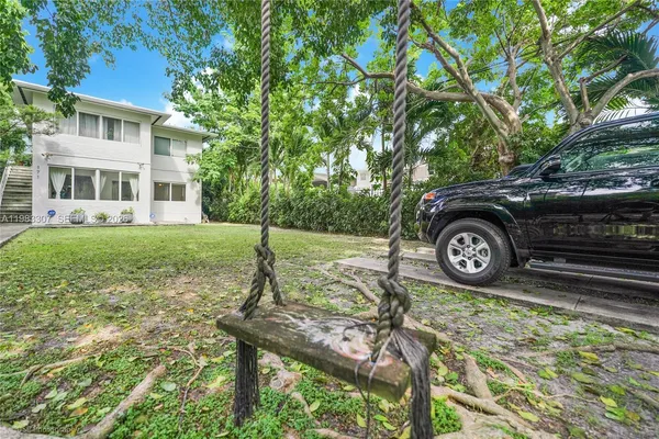 $2,400 | 171 Northeast 46th Street, Unit 1, Miami, FL 33137