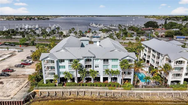 $595,000 | 215 Northwest Flagler Avenue, Unit 203, Stuart, FL 34994