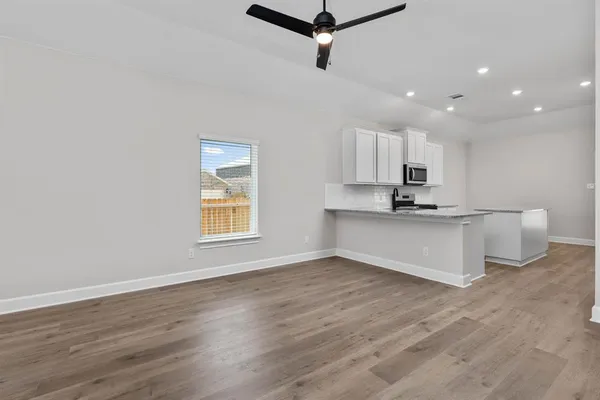 $2,025 | 806 Princeton Hts Boulevard, Princeton, TX 75407