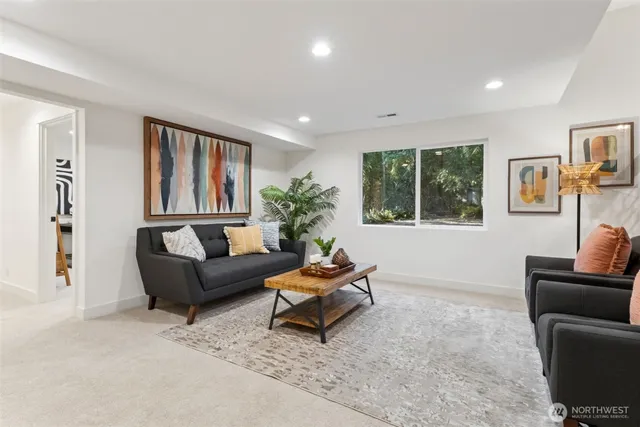 $1,395,000 | 14925 258th Avenue Southeast, Issaquah, WA 98027