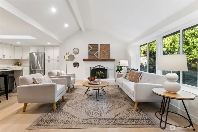 $1,395,000 | 14925 258th Avenue Southeast, Issaquah, WA 98027