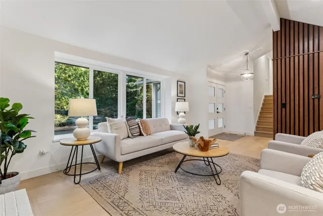 $1,395,000 | 14925 258th Avenue Southeast, Issaquah, WA 98027