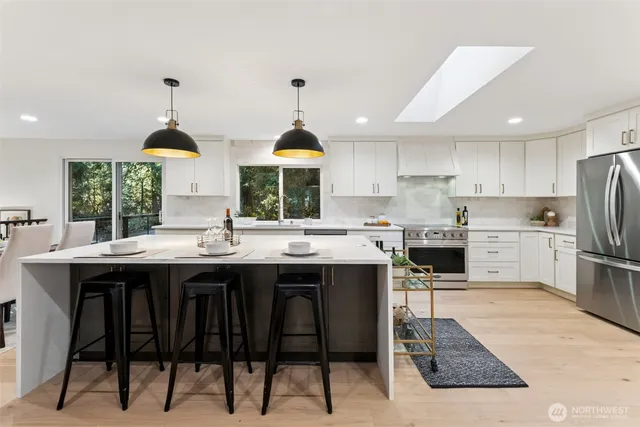 $1,395,000 | 14925 258th Avenue Southeast, Issaquah, WA 98027