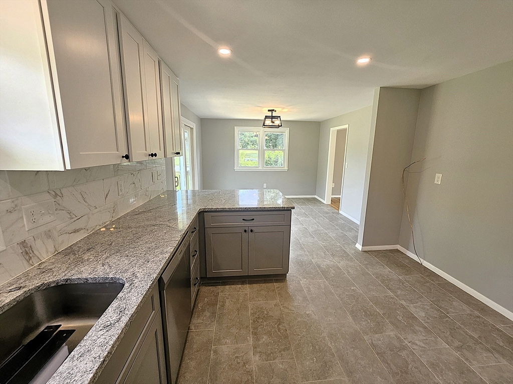 62 Millville Road Mendon, MA 01756 - Photo 5 of 32