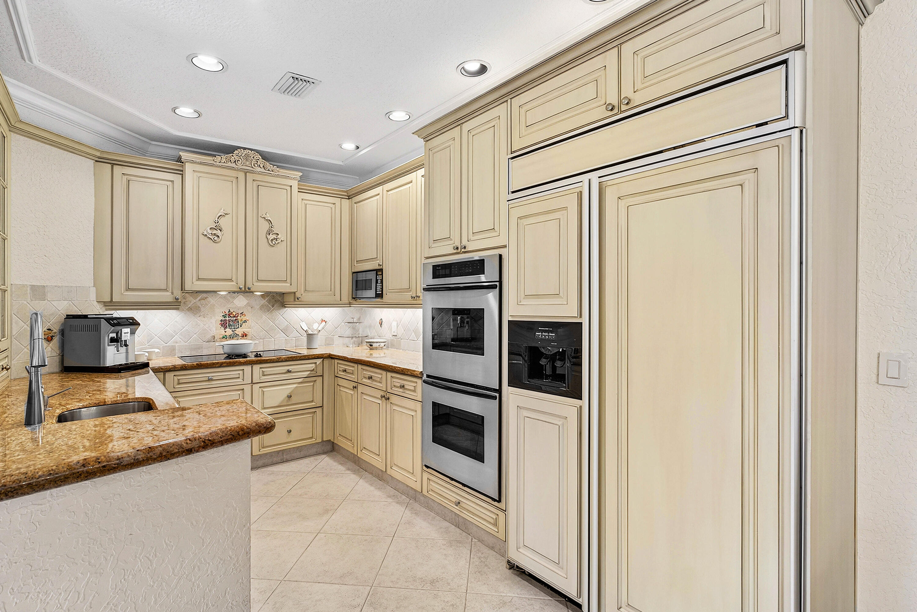23408 Mirabella Circle South Boca Raton, FL 33433 - Photo 12 of 41 019-23408MirabellaCircleSouth-BocaRaton-